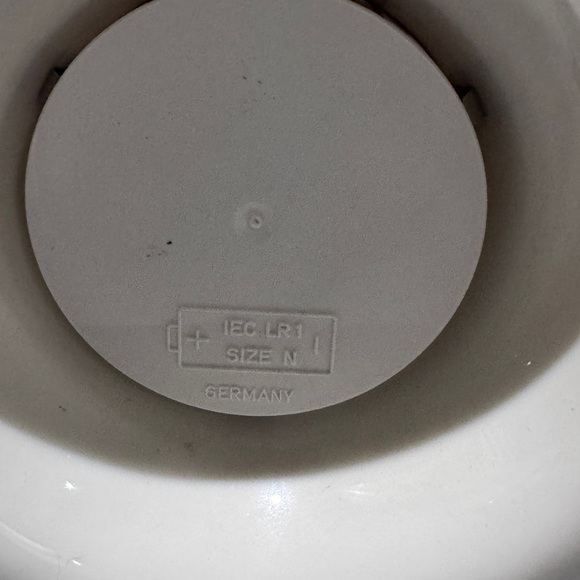 🕰️ Rare Vintage Stunning Irish Belleek White Ceramic Mantel Clock 🕰️ - Picture 7 of 16